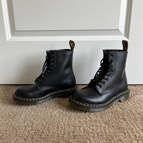 Dr Martens 1460 Women's Smooth Leather Lace Up Boots - Picture 1 of 5